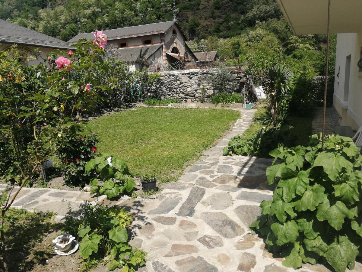 Les Rosiers Villa Bagneres-de-Luchon ภายนอก รูปภาพ